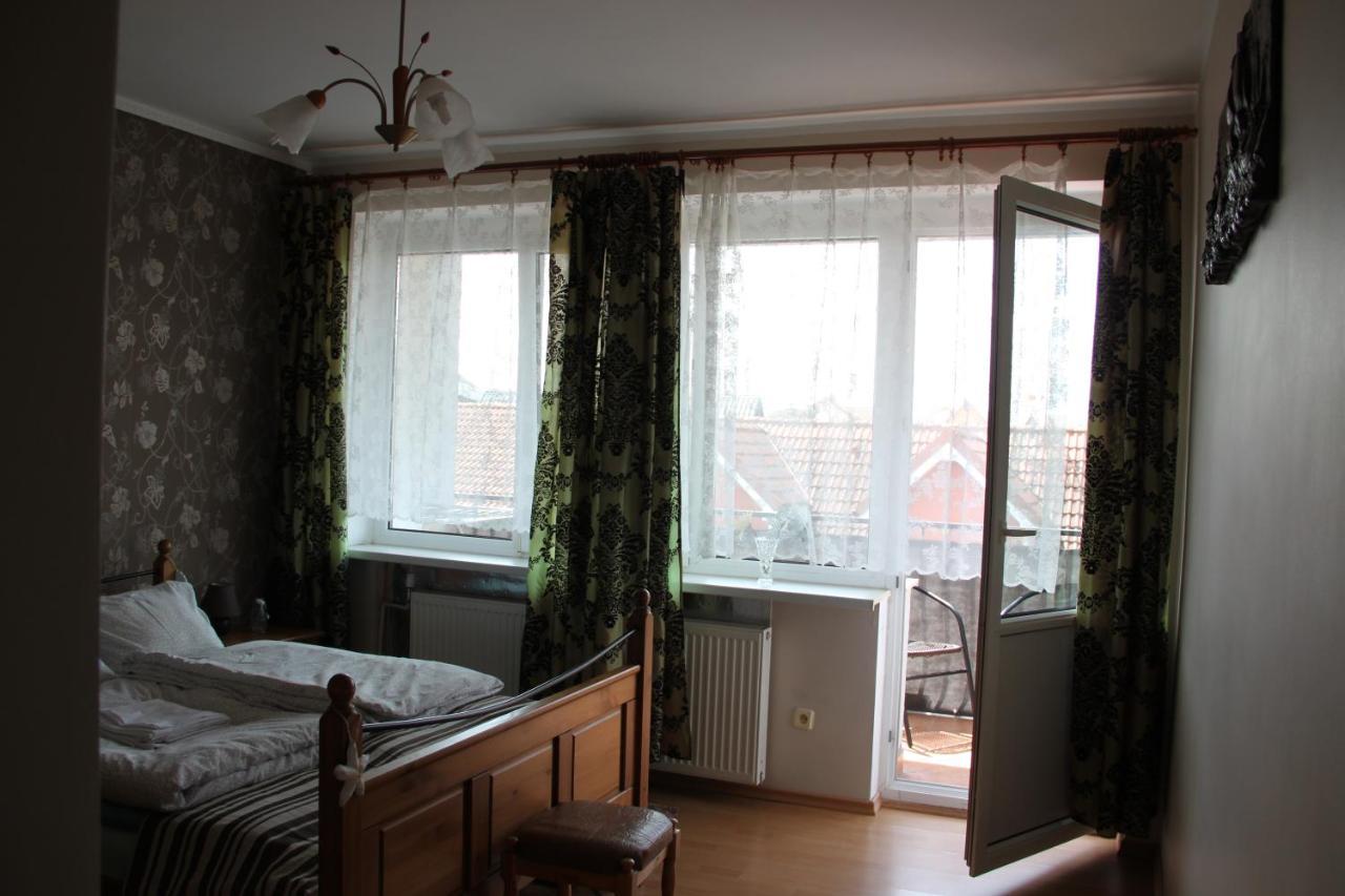 Apartamenty Eka Dom Goscinny 350M Do Plazy Rewal Exterior foto